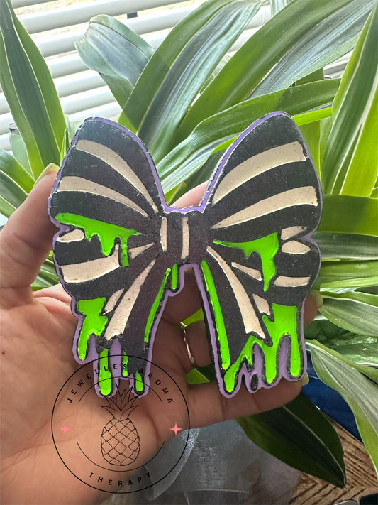 Beetle juice bow
